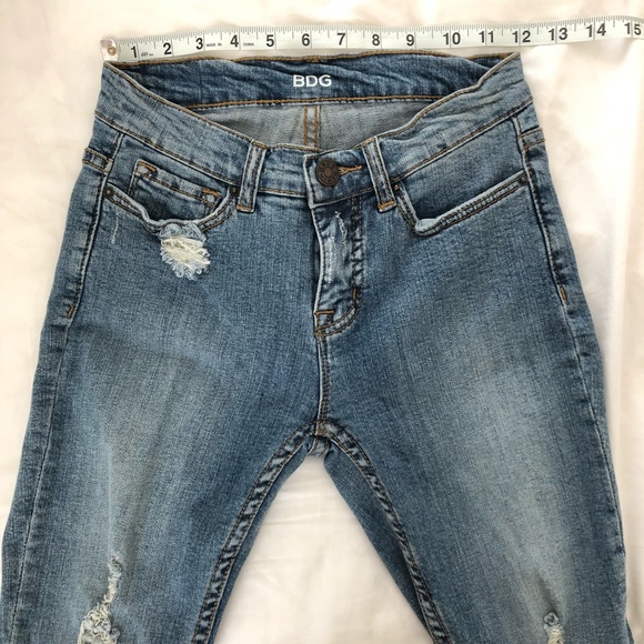 BDG distressed mid rise twig ankle jean - Picture 3 of 7